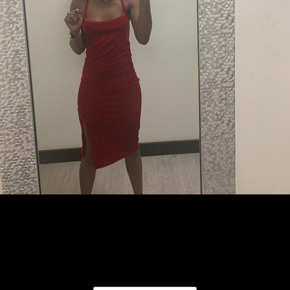 Edge Red Dress - Picture 3 of 3